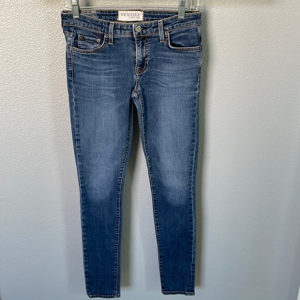Textile Elizabeth and James Jeans - Style Debbie Size 27